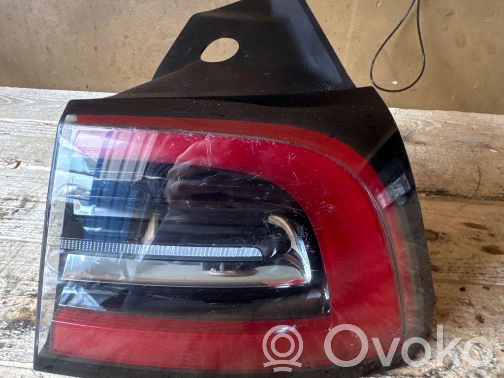 Tesla Model 3 Takavalot 