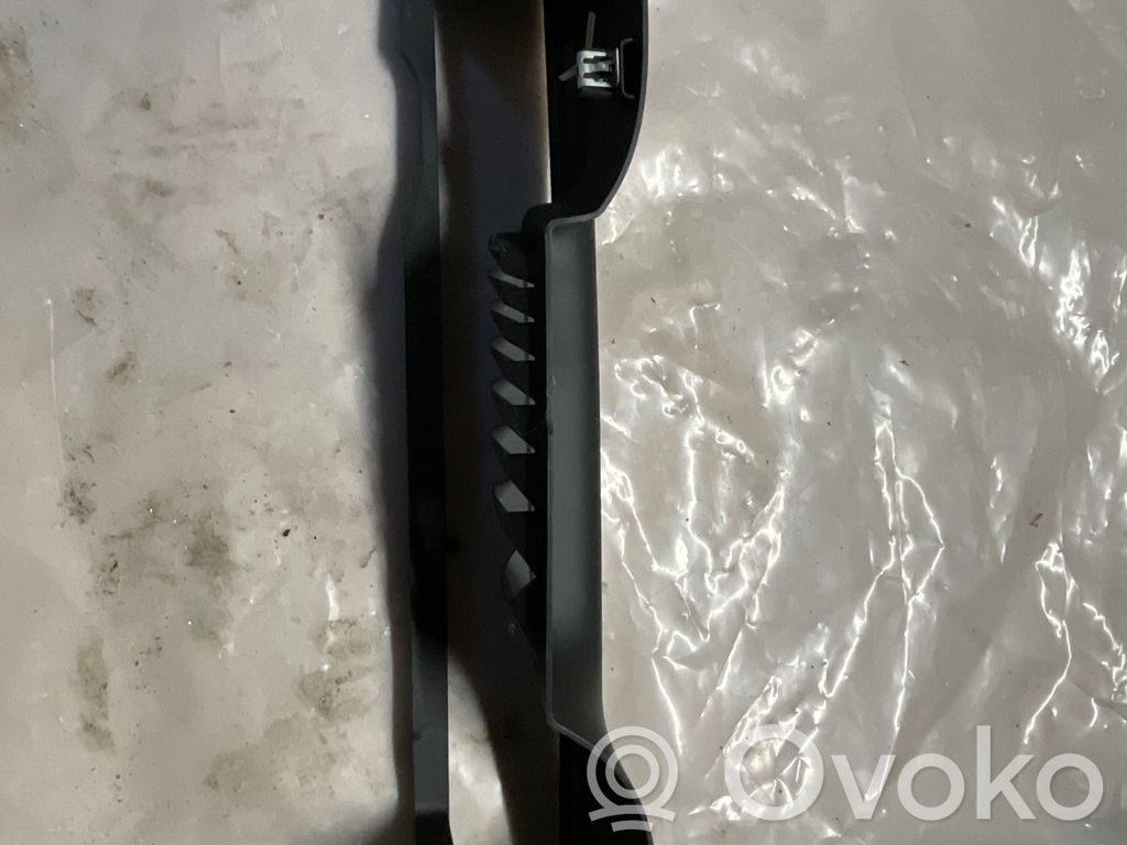 Tesla Model X Kita salono detalė 
