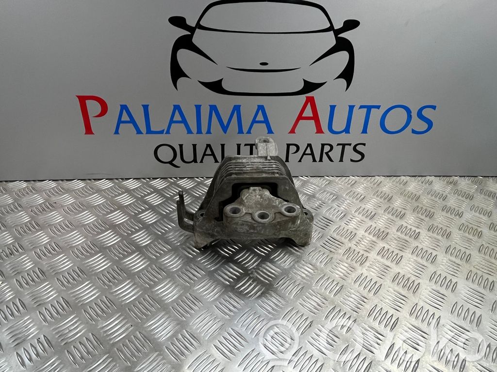 Opel Astra J Engine mount bracket 