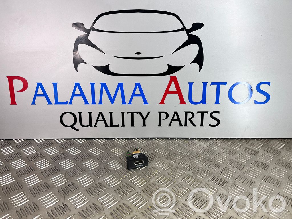 Seat Leon (5F) Enchufe conector entrada auxiliar 