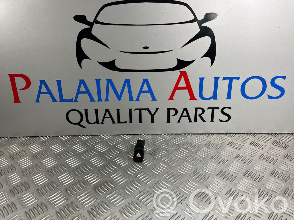 Botón interruptor de luz de peligro   120019510