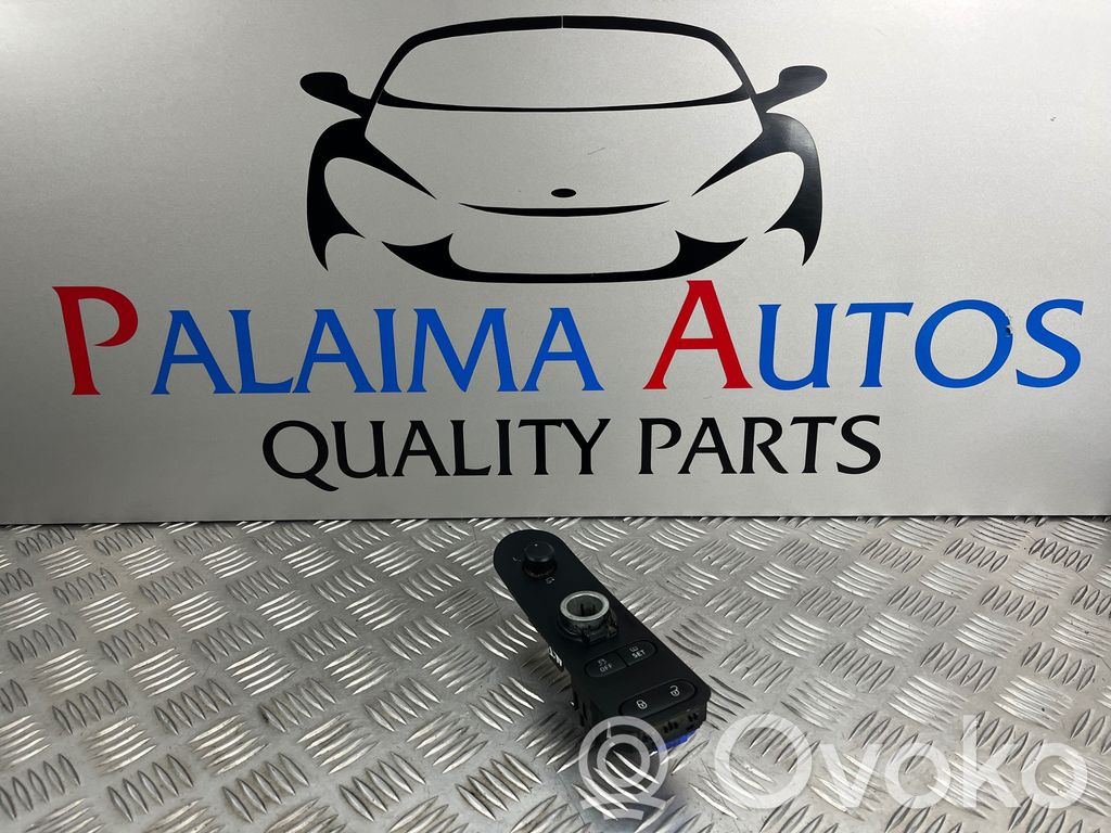 Seat Altea Un conjunto de interruptores 