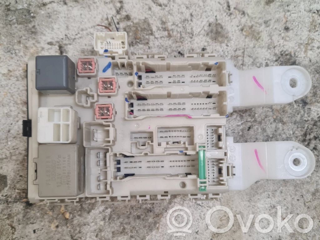 Toyota Auris 150 Fuse module 