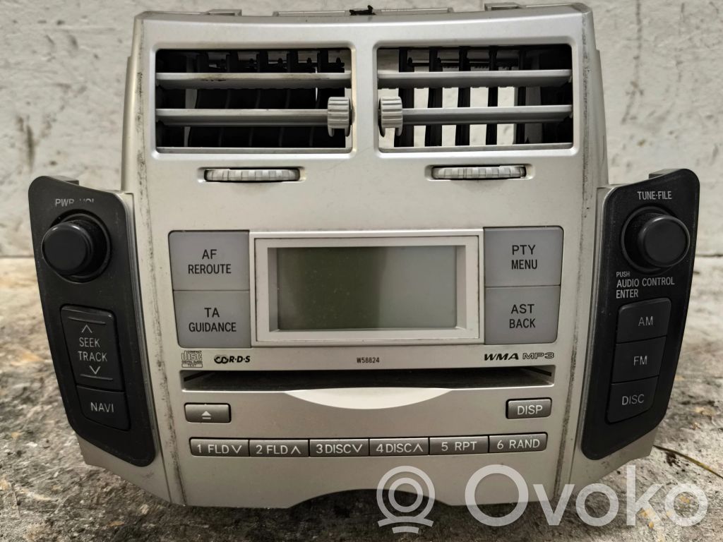 Toyota Yaris Radio/CD/DVD/GPS head unit 