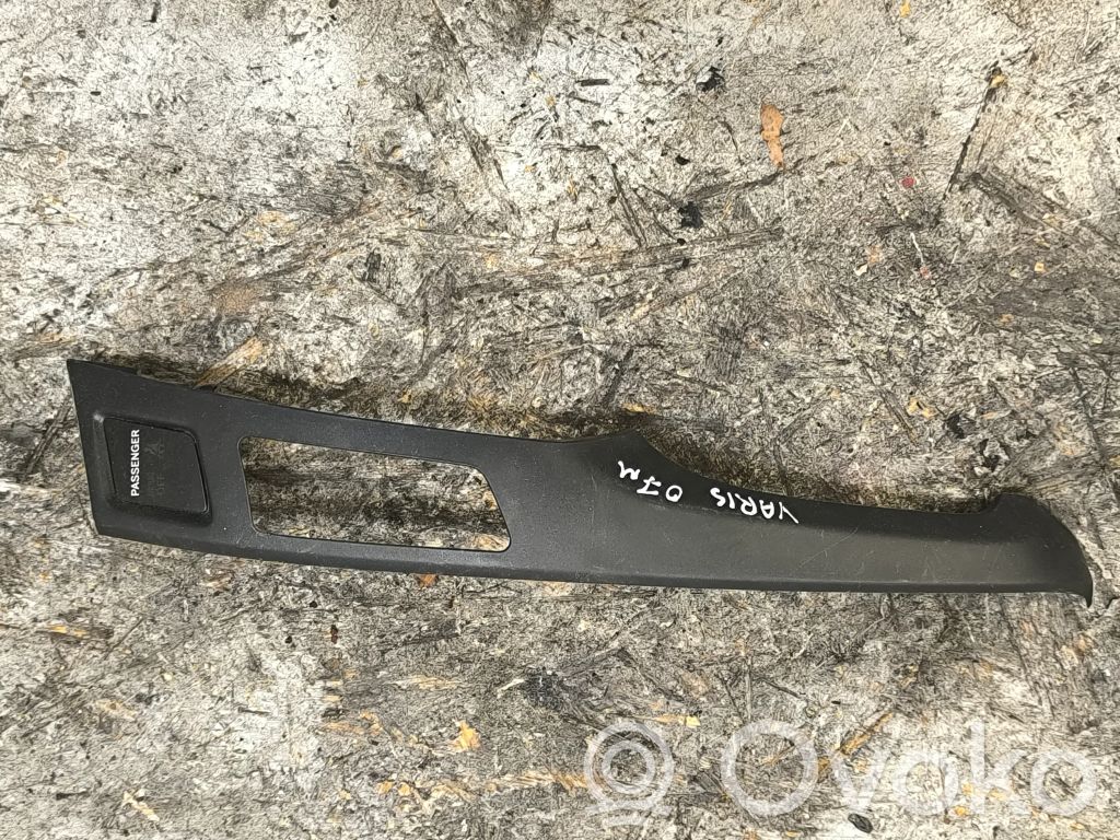 Toyota Yaris Отделка внутренней панели 