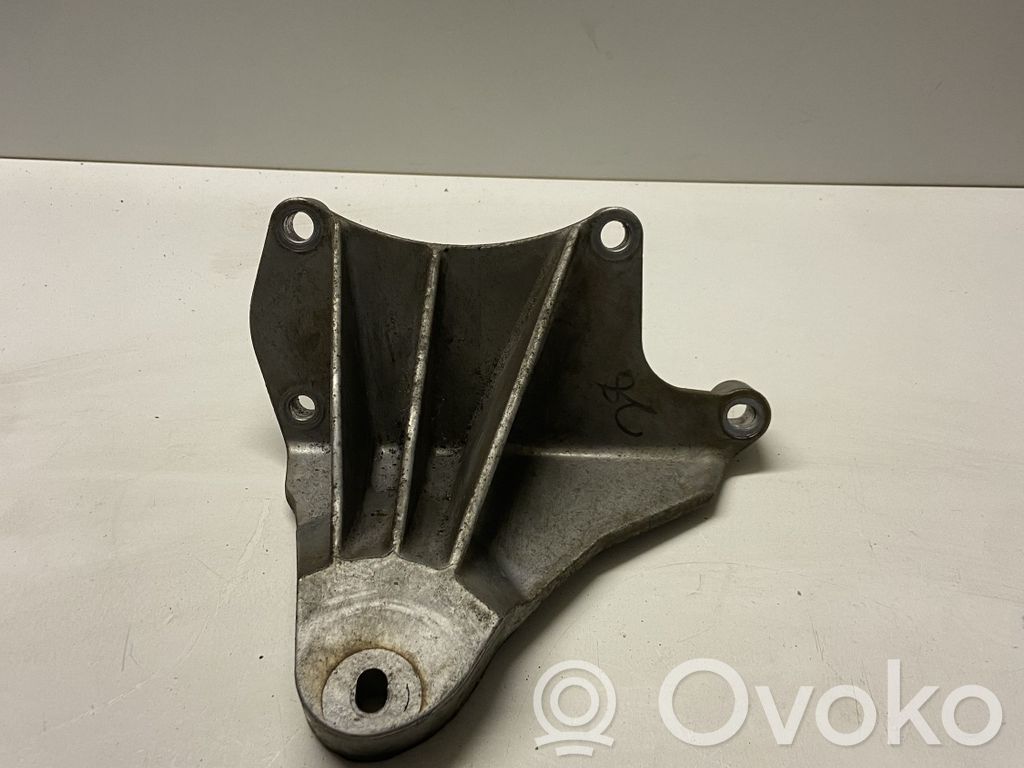 Engine mounting bracket   4R336037BF,XO2720