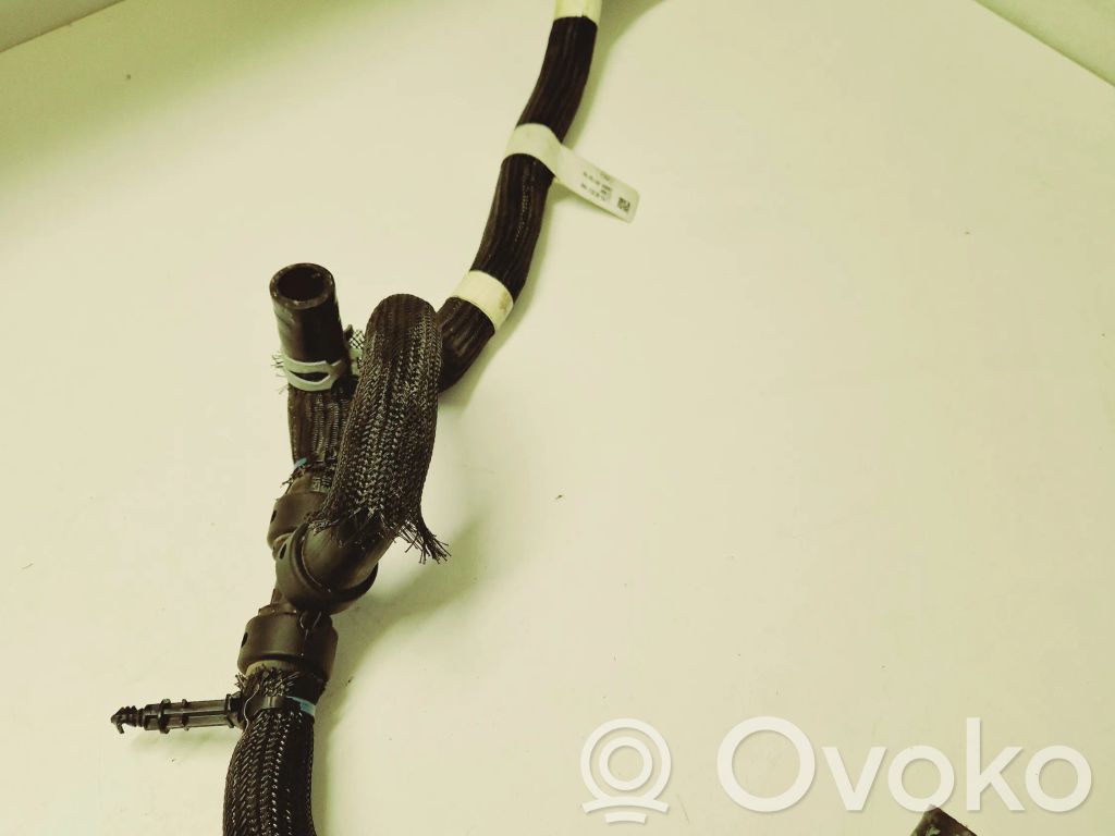 Ford Explorer VI Engine coolant pipe/hose 