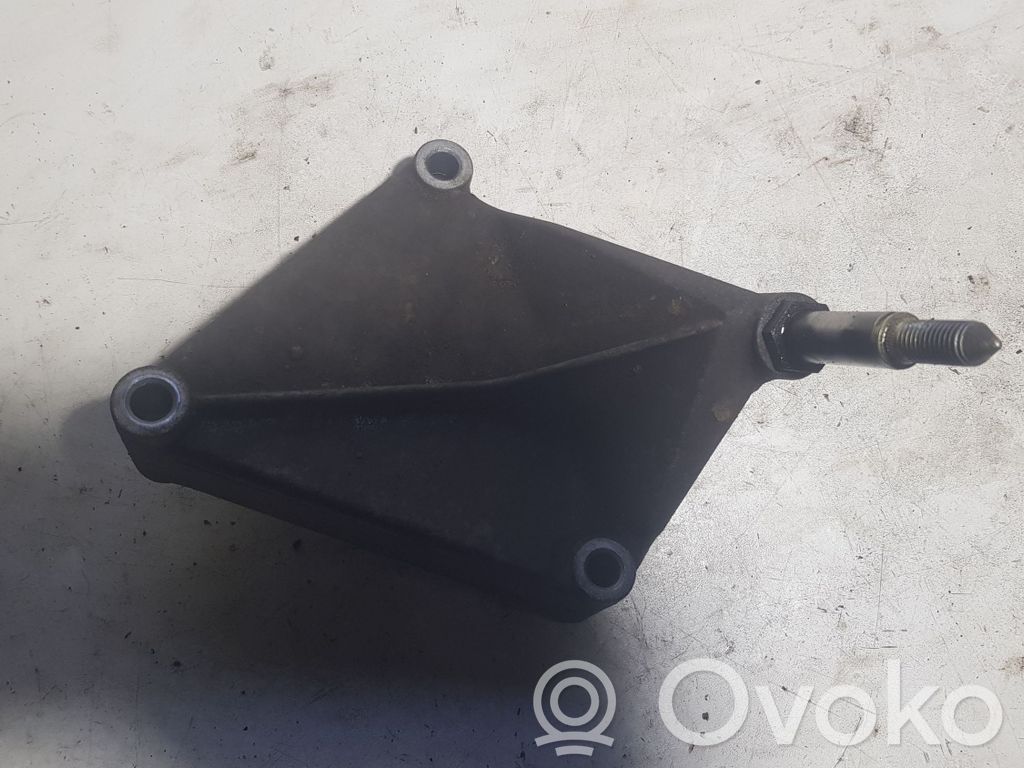 Renault Scenic I Engine mounting bracket 