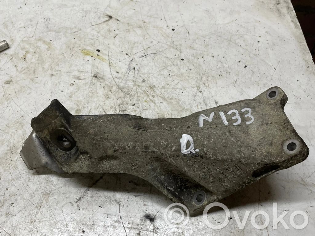 BMW X5 E70 Engine mounting bracket 