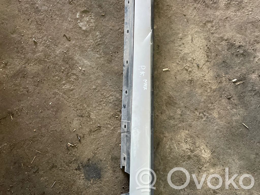 BMW X1 E84 Sill 