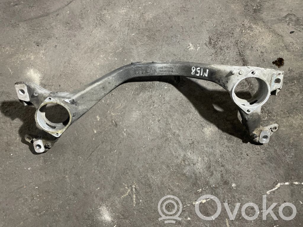 Audi Q7 4L Engine mounting bracket 