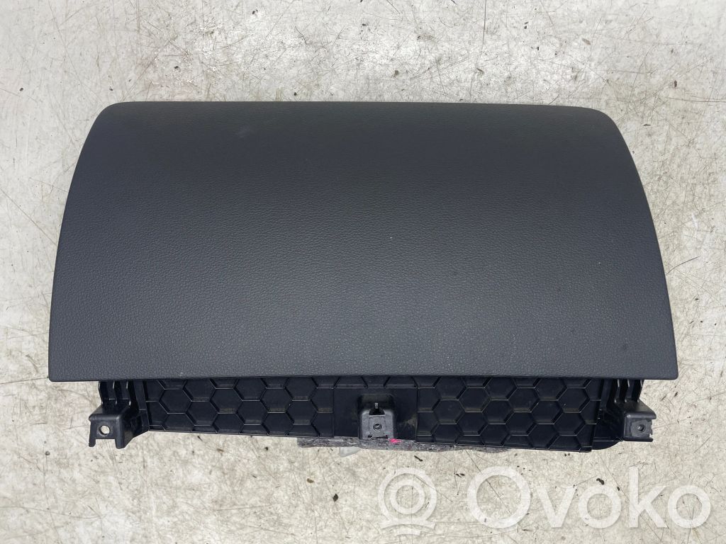 Audi Q7 4L Glove box 