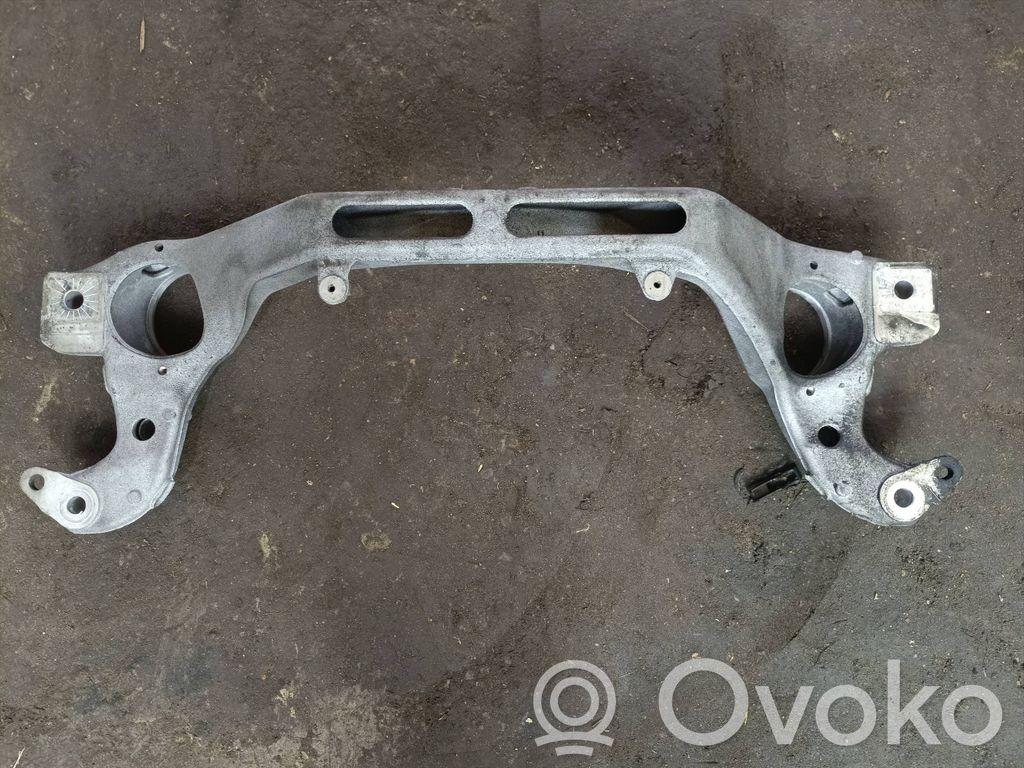 Volkswagen Touareg II Engine mounting bracket 