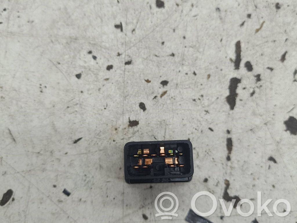 Mitsubishi Pajero Hazard light switch 
