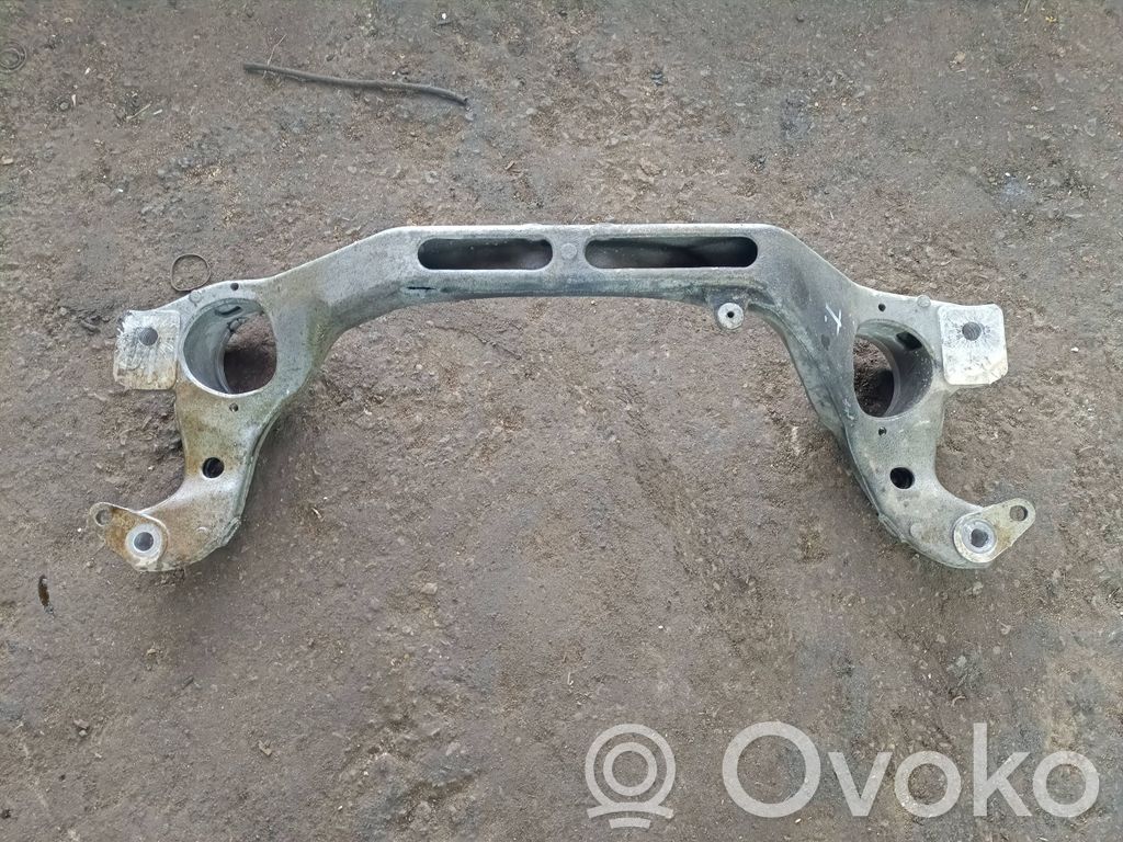 Volkswagen Touareg II Engine mounting bracket 
