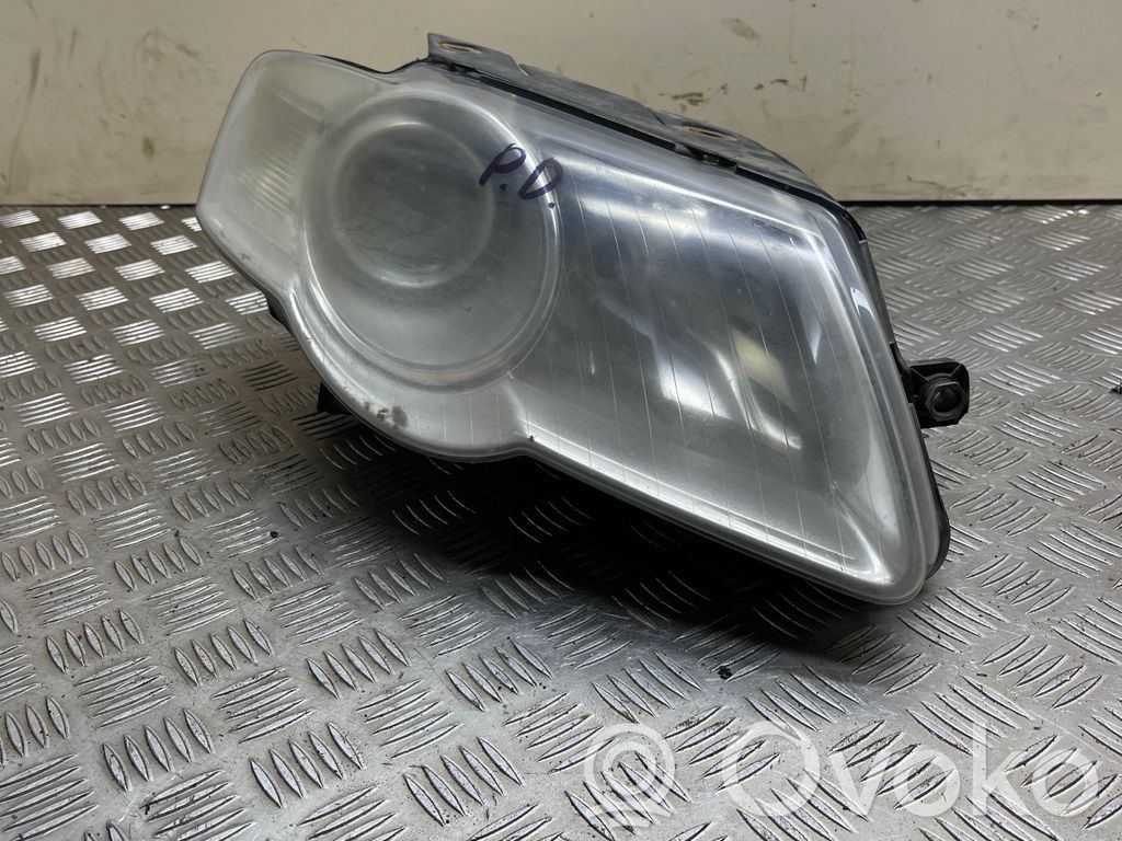 Volkswagen PASSAT B6 Lampa przednia 