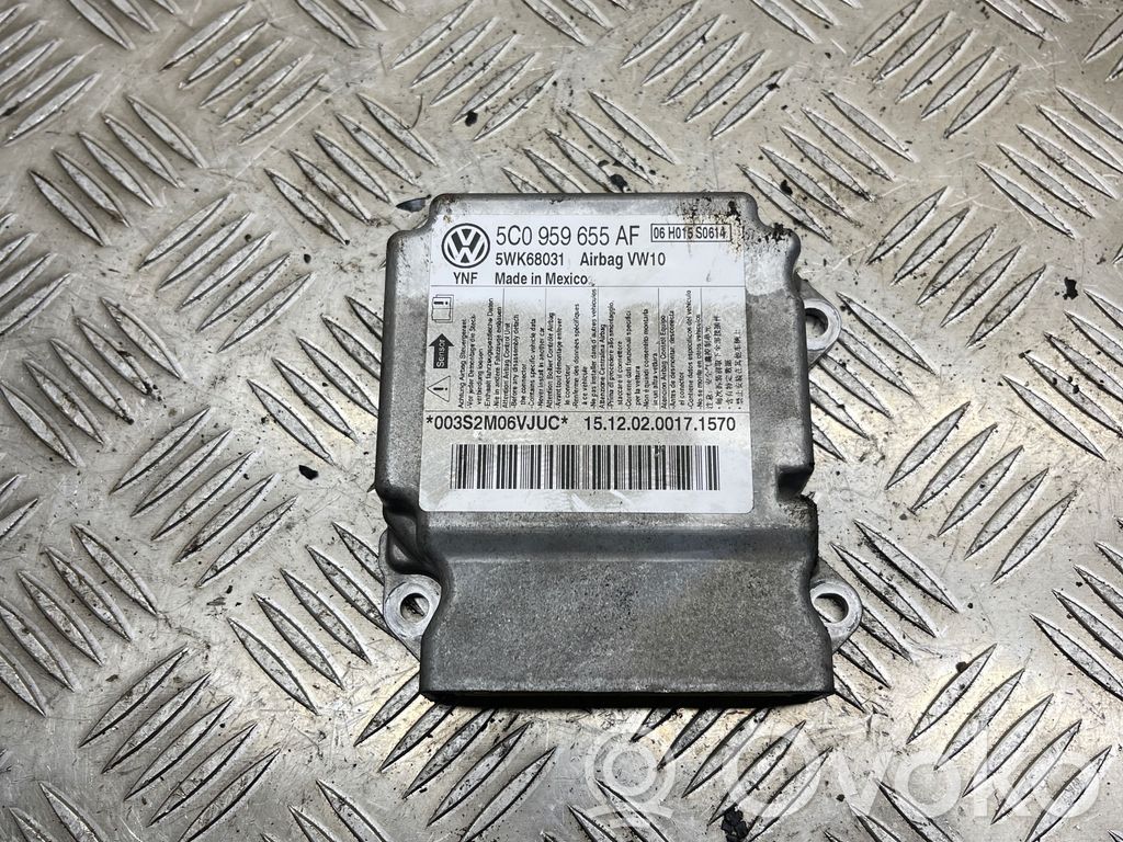 Volkswagen Jetta VI Airbag control unit/module 