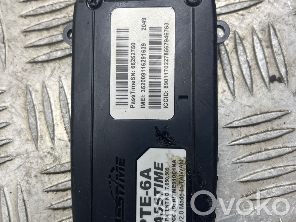 Volkswagen PASSAT CC Ignition-blocking relay 