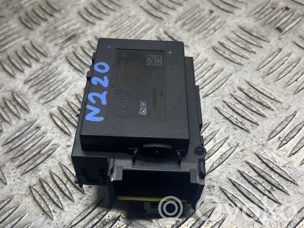 Volkswagen PASSAT CC Ignition lock 