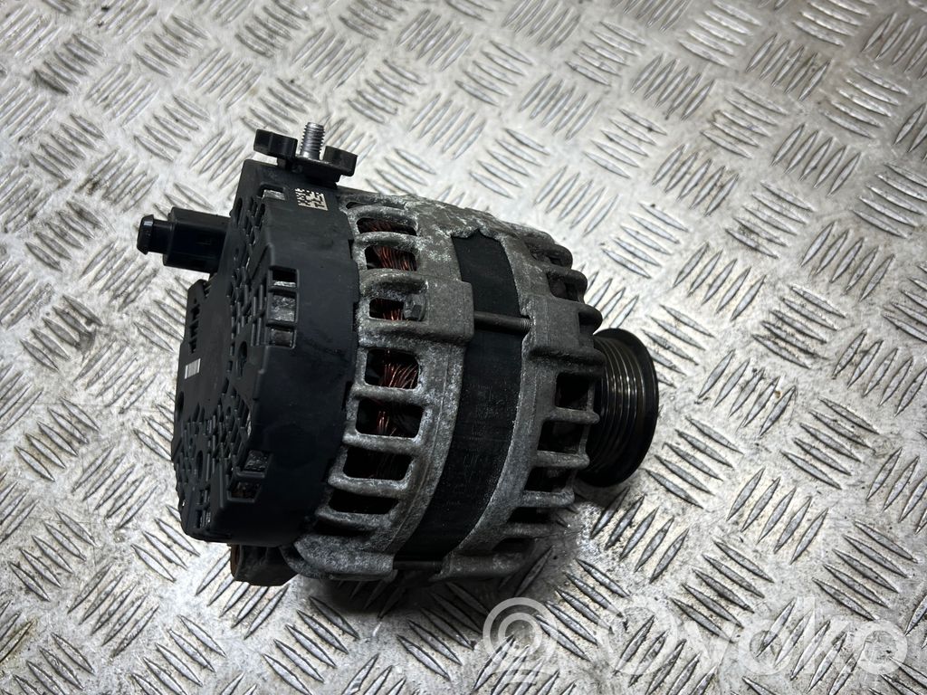 Volvo V40 Ģenerators 