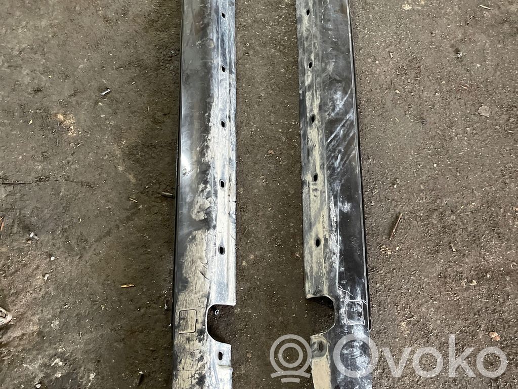 Mercedes-Benz S W220 Sill 