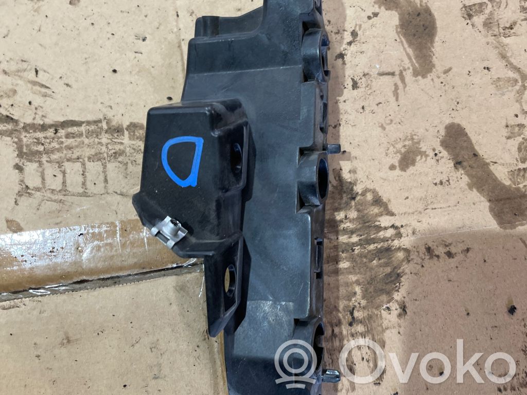Audi Q7 4M Front bumper mounting bracket 