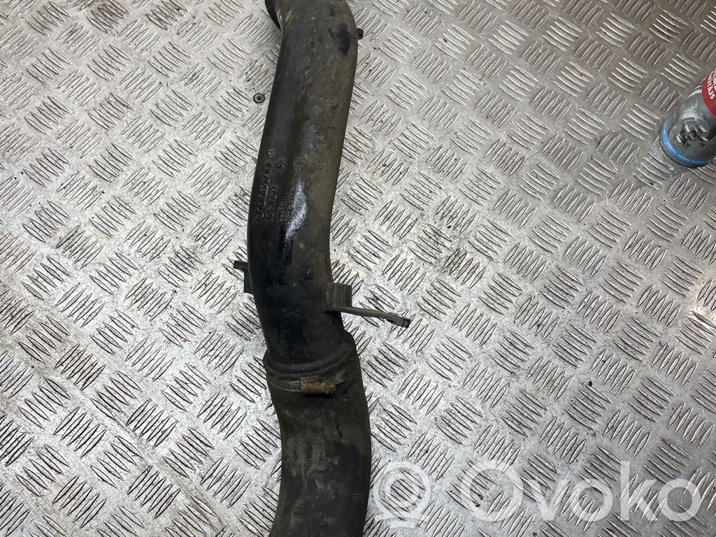 Volvo XC70 Furtun/conductă intercooler 