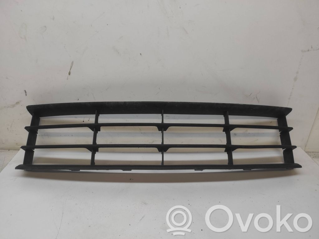 Skoda Octavia Mk2 (1Z) Kratka dolna zderzaka przedniego 