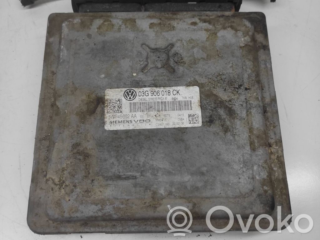 Volkswagen PASSAT B6 Engine control unit/module 