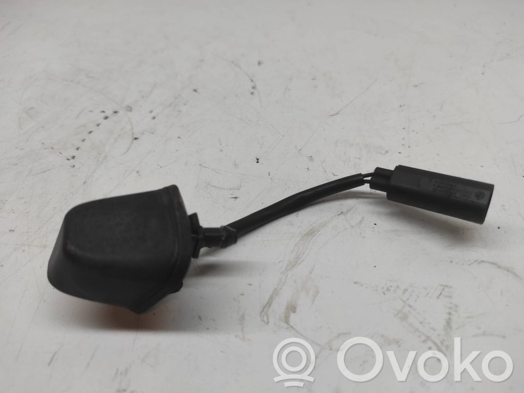BMW 3 E90 E91 Windshield washer spray nozzle 