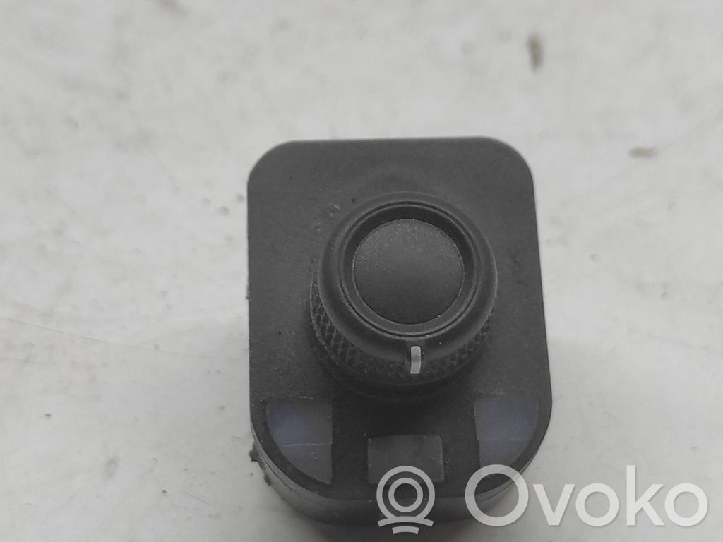 Audi A4 S4 B8 8K Wing mirror switch 