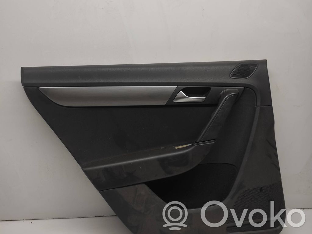 Volkswagen PASSAT B7 Boczki / Poszycie drzwi tylnych 