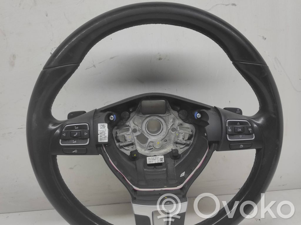 Volkswagen PASSAT B7 Ohjauspyörä 
