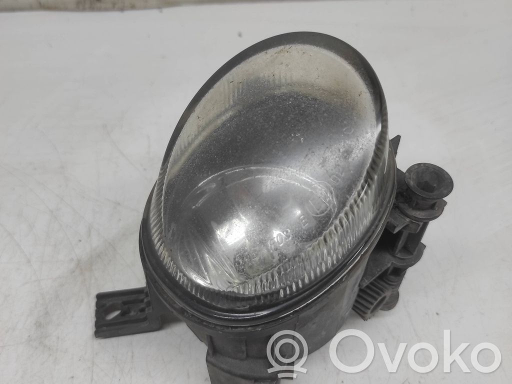 Audi A4 S4 B7 8E 8H Światło przeciwmgłowe przednie 