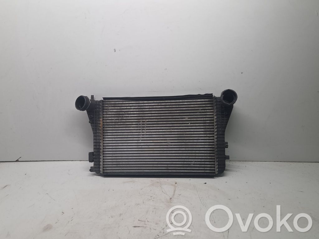 Volkswagen Touran I Interkūlerio radiatorius 