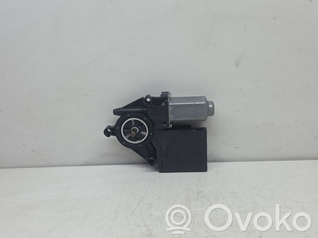Volkswagen Touran I Silnik regulatora szyby drzwi przednich 