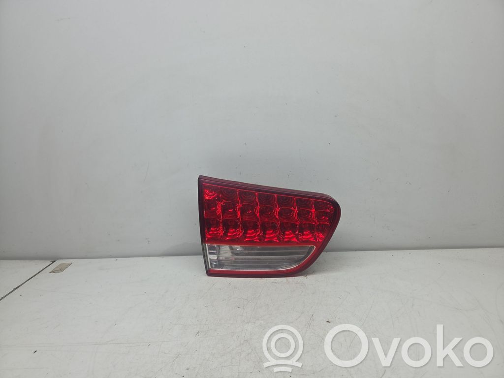 Citroen C-Crosser Задний фонарь в крышке 