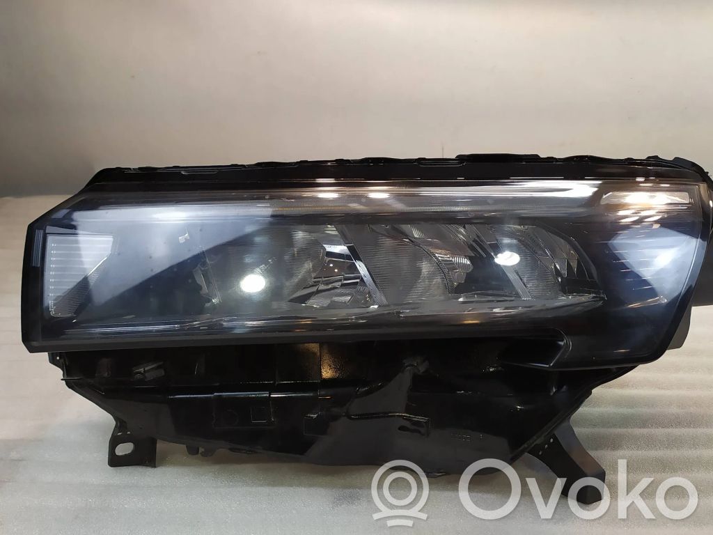 Nissan Townstar Lampa przednia 