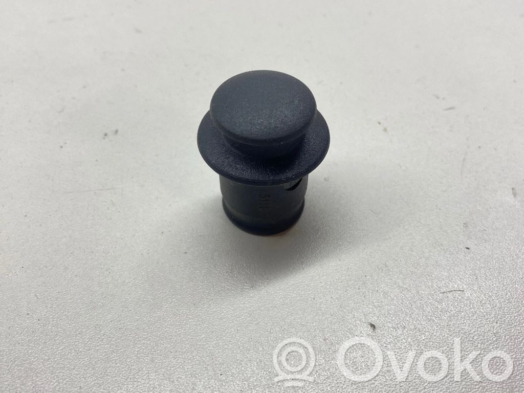 Cigarette lighter   7135141