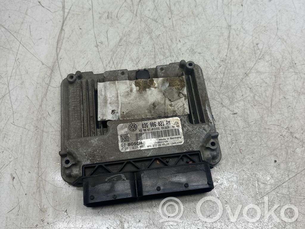 Volkswagen Golf V Engine control unit/module 