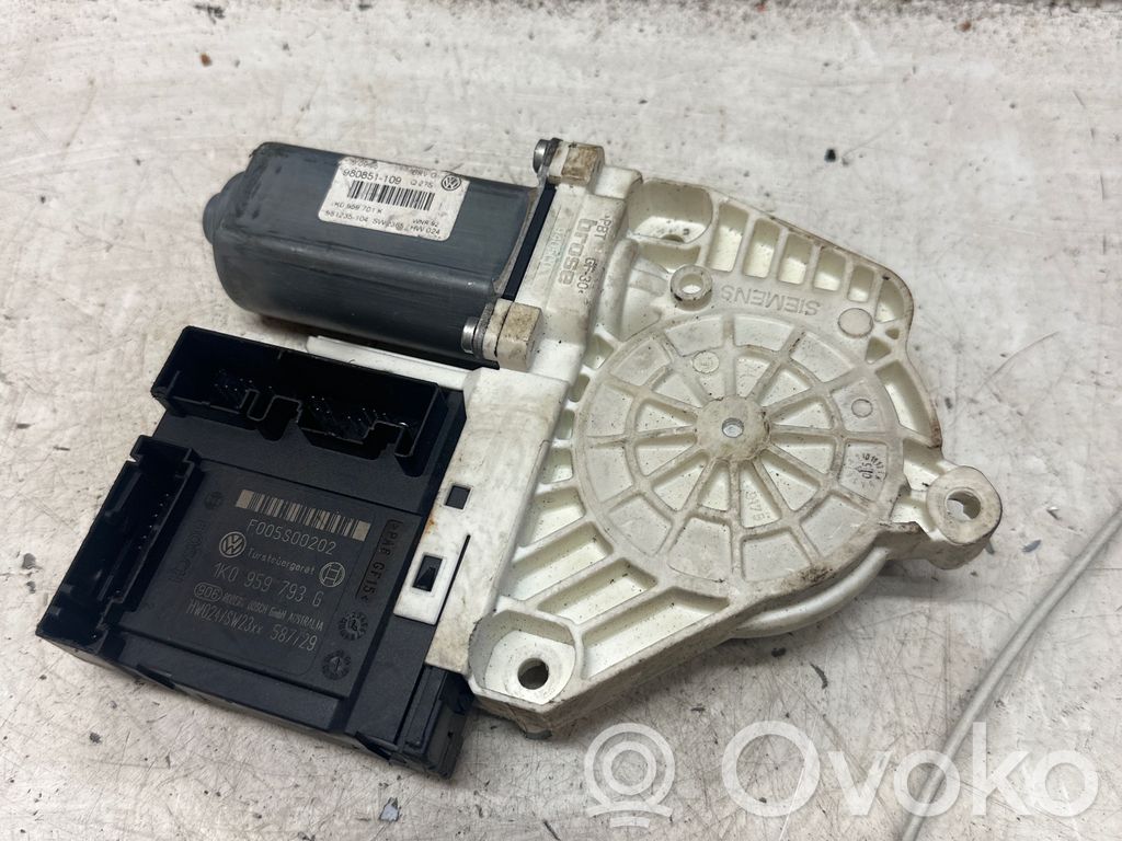 Volkswagen Golf Plus Silnik regulatora szyby drzwi przednich 