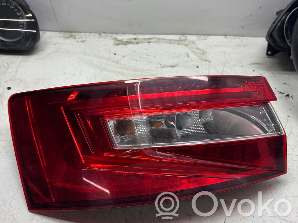 Skoda Superb B8 (3V) Luci posteriori 