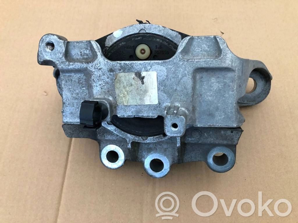 Engine mount bracket   LX616F012DB