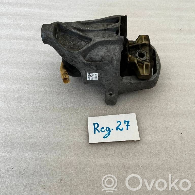 Audi A4 S4 B9 8W Engine mount bracket 