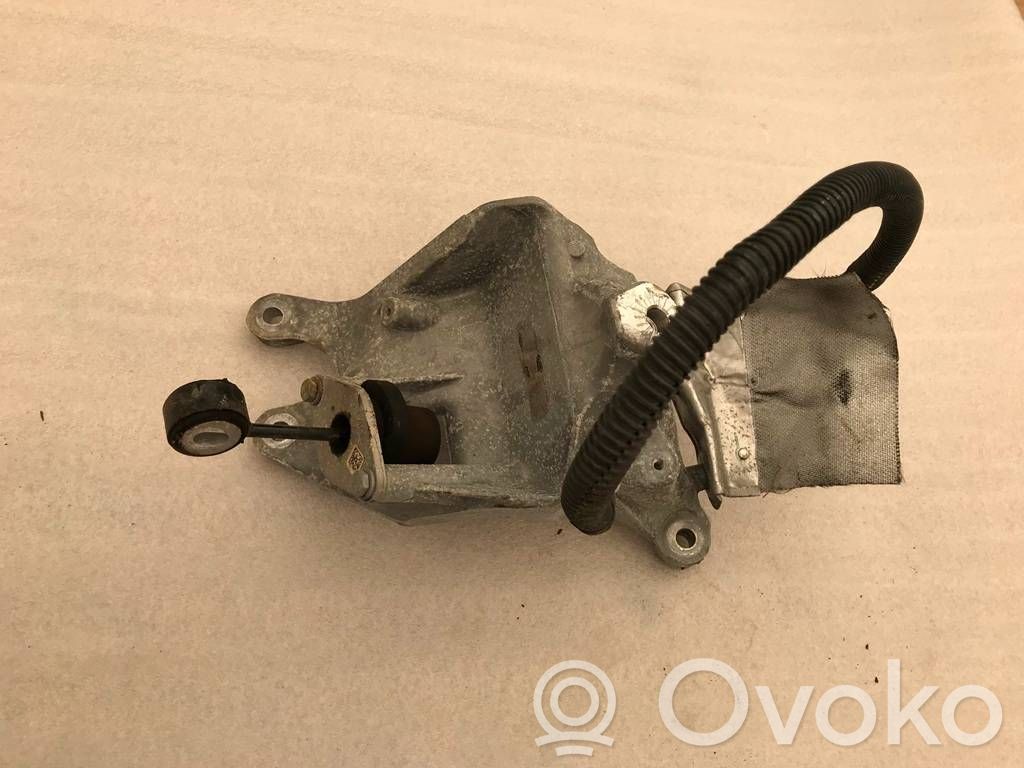 Engine mounting bracket   4M0199308BM