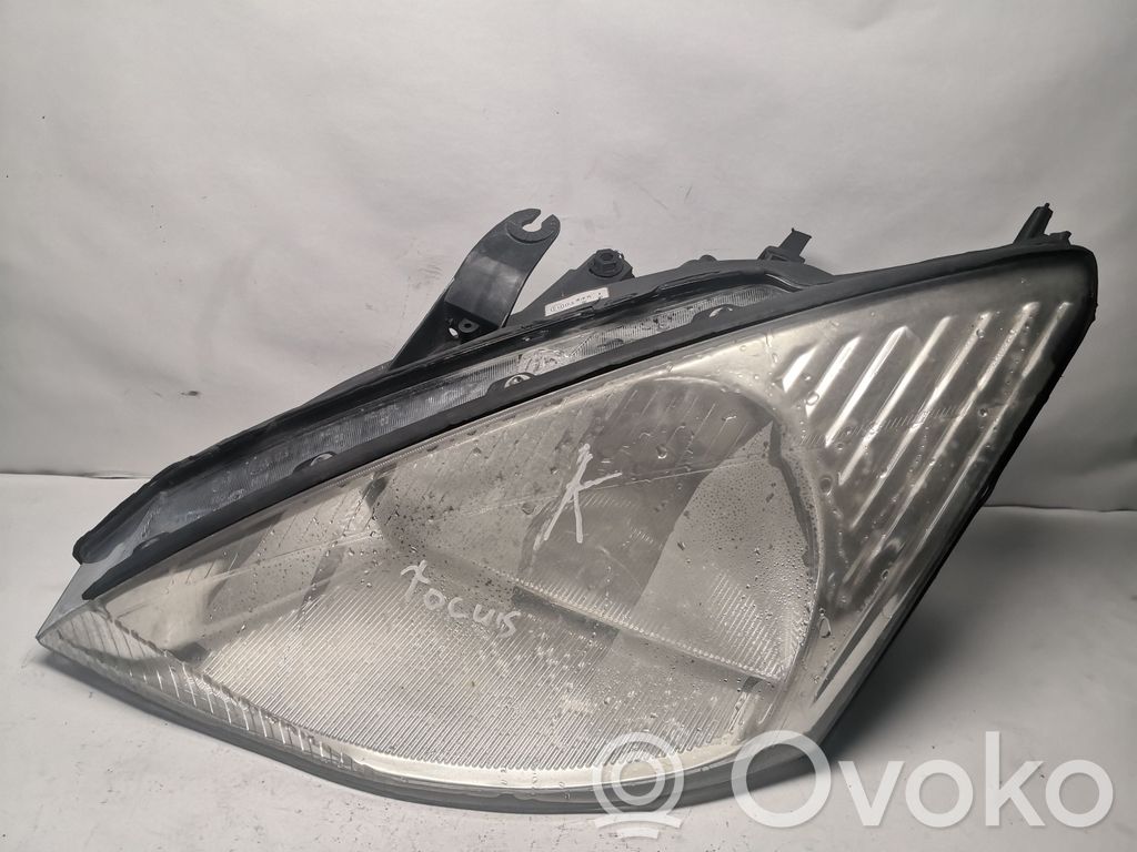 Ford Focus Headlight/headlamp 