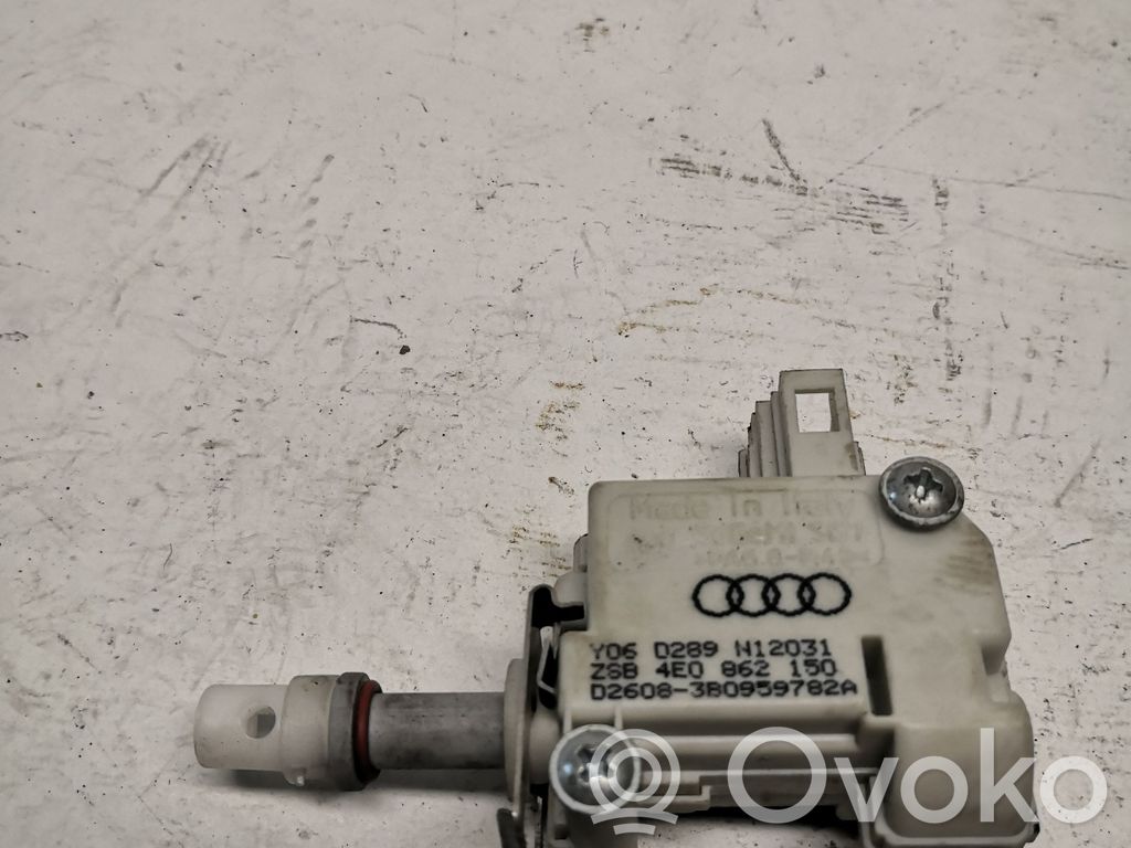 Audi A8 S8 D3 4E Fuel tank cap lock motor 