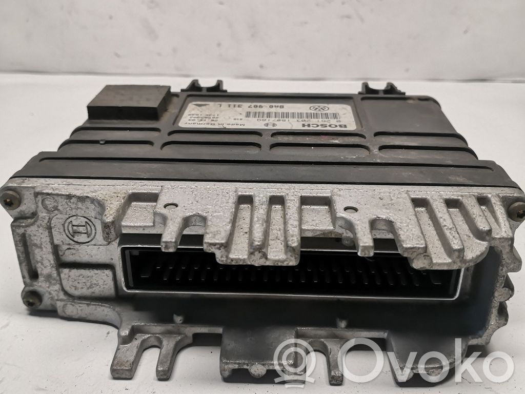 Volkswagen PASSAT B4 Engine control unit/module 