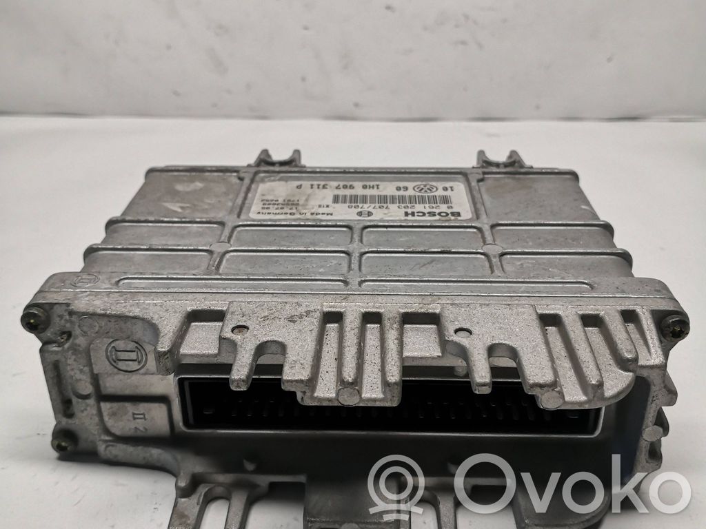 Volkswagen Golf III Engine control unit/module 