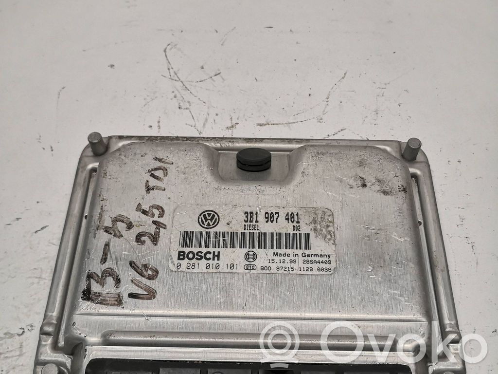 Volkswagen PASSAT B5 Engine control unit/module 